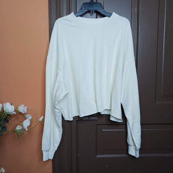 Fabletics Women's size 1X/ XXL Cream Cropped Sweatshirt - Picture 1 of 9